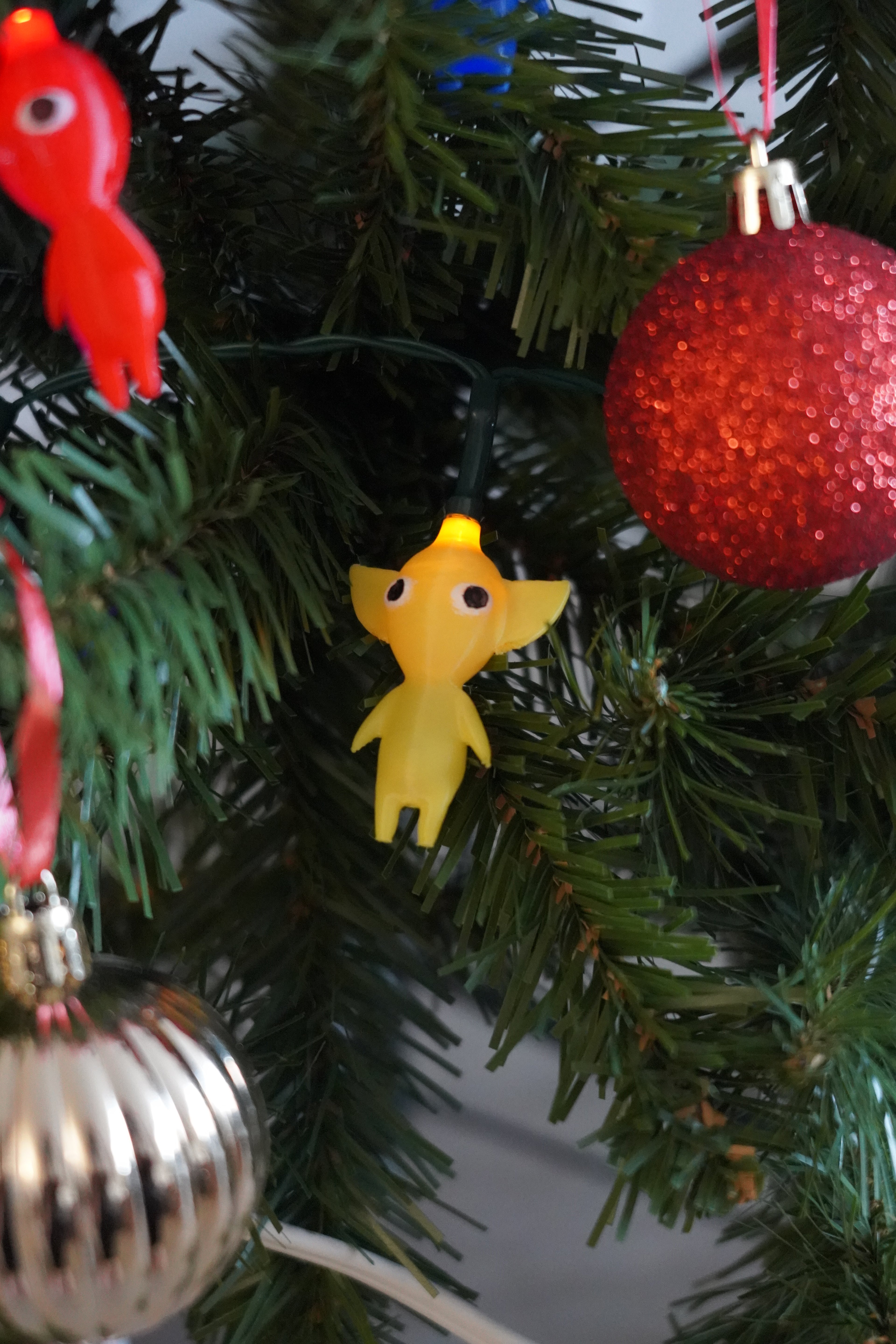Pikmin Christmas Light Holder
