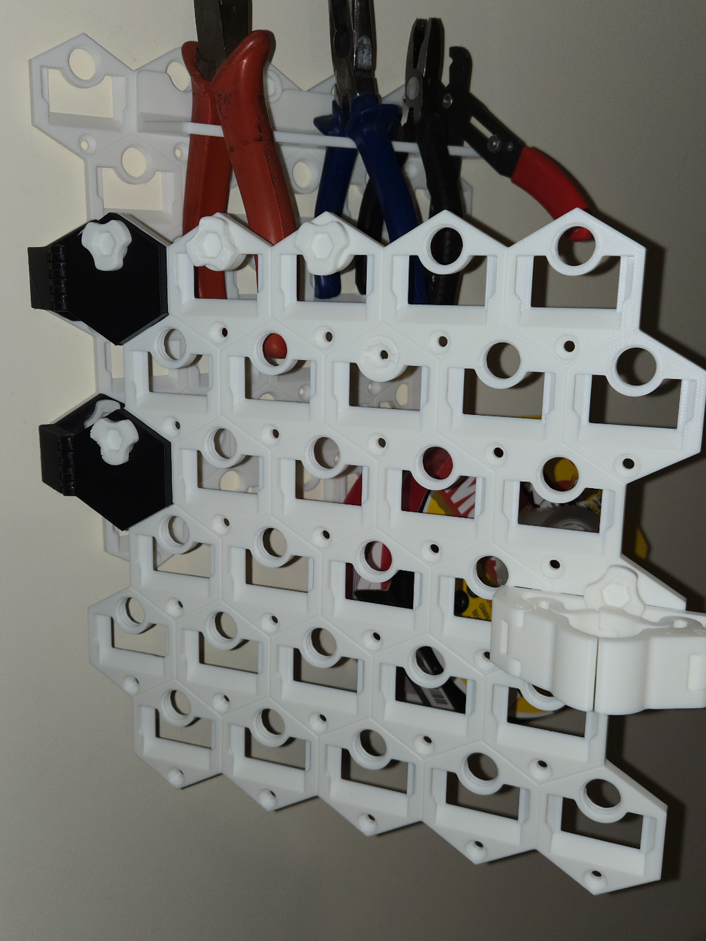 Version 2 hinge for GOEWS tiles