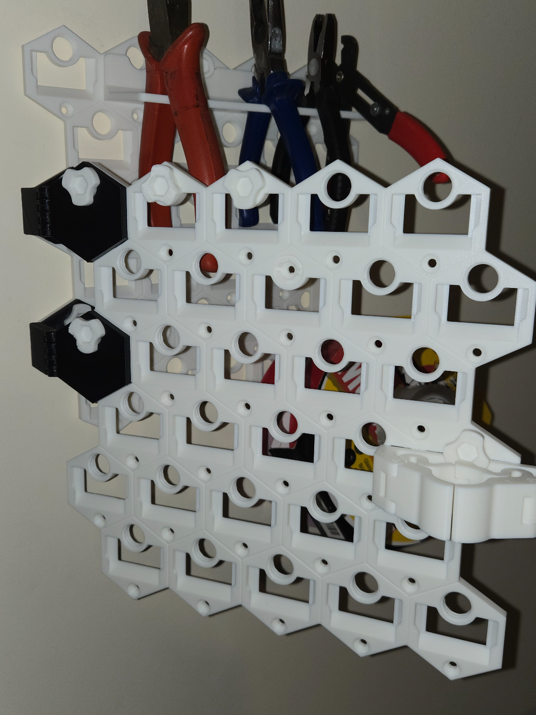 Version 2 hinge for GOEWS tiles