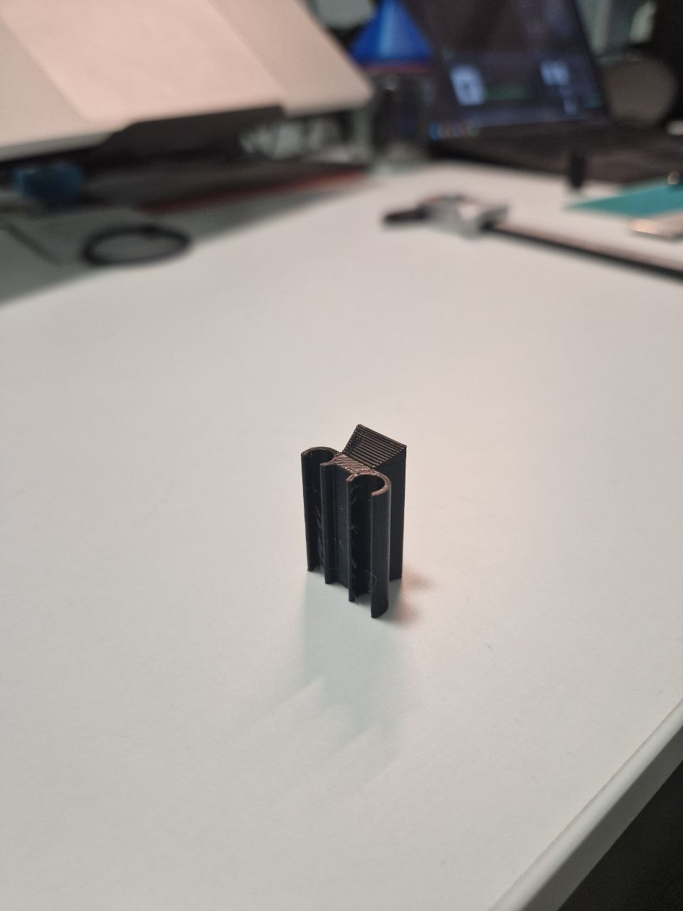 AMS cables organizer clip for V2 Riser