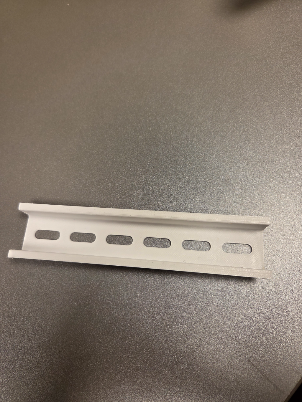 DIN Rail IEC/EN 60715 (127mm)