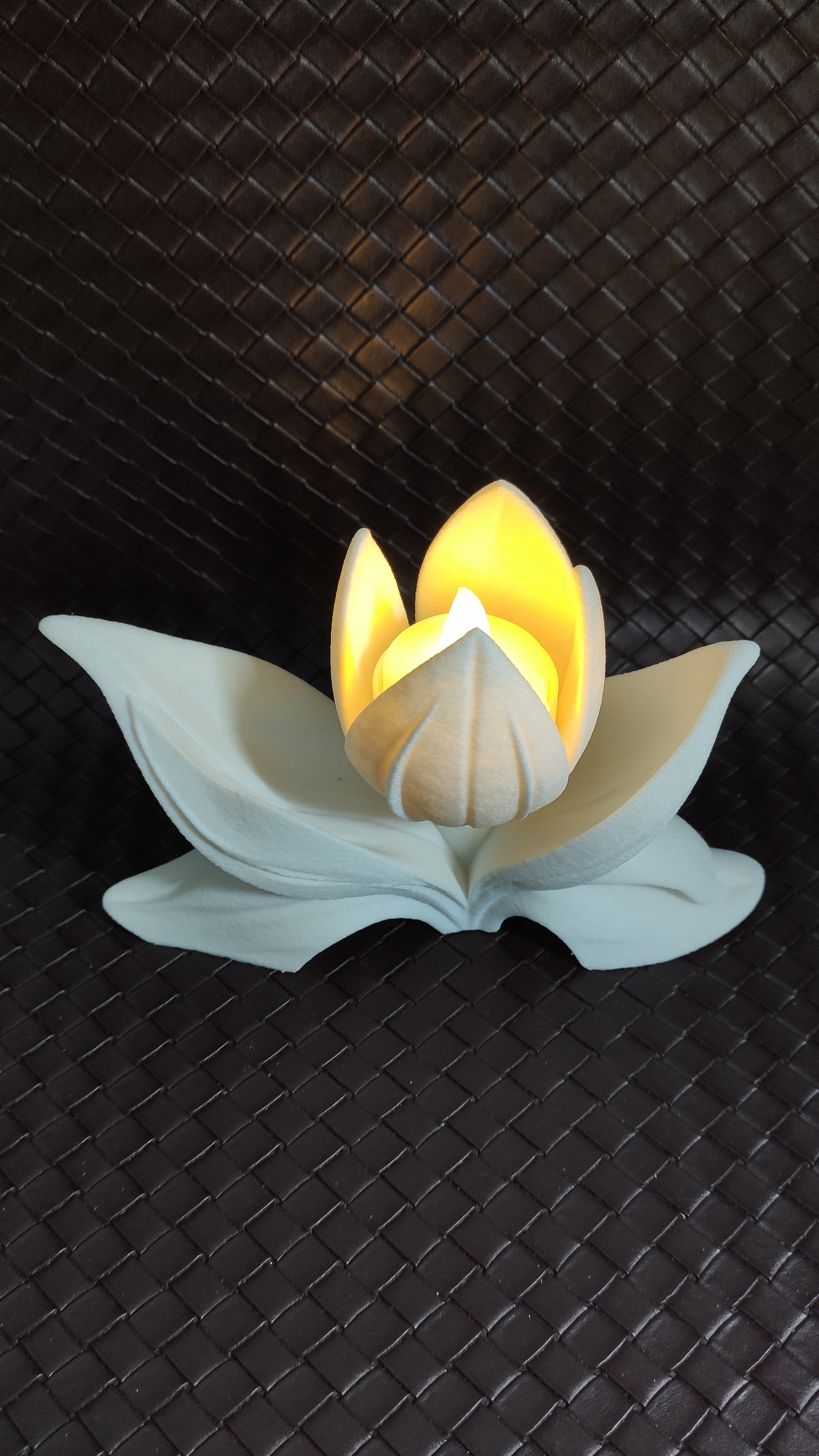 Tulip - LED tea light holder