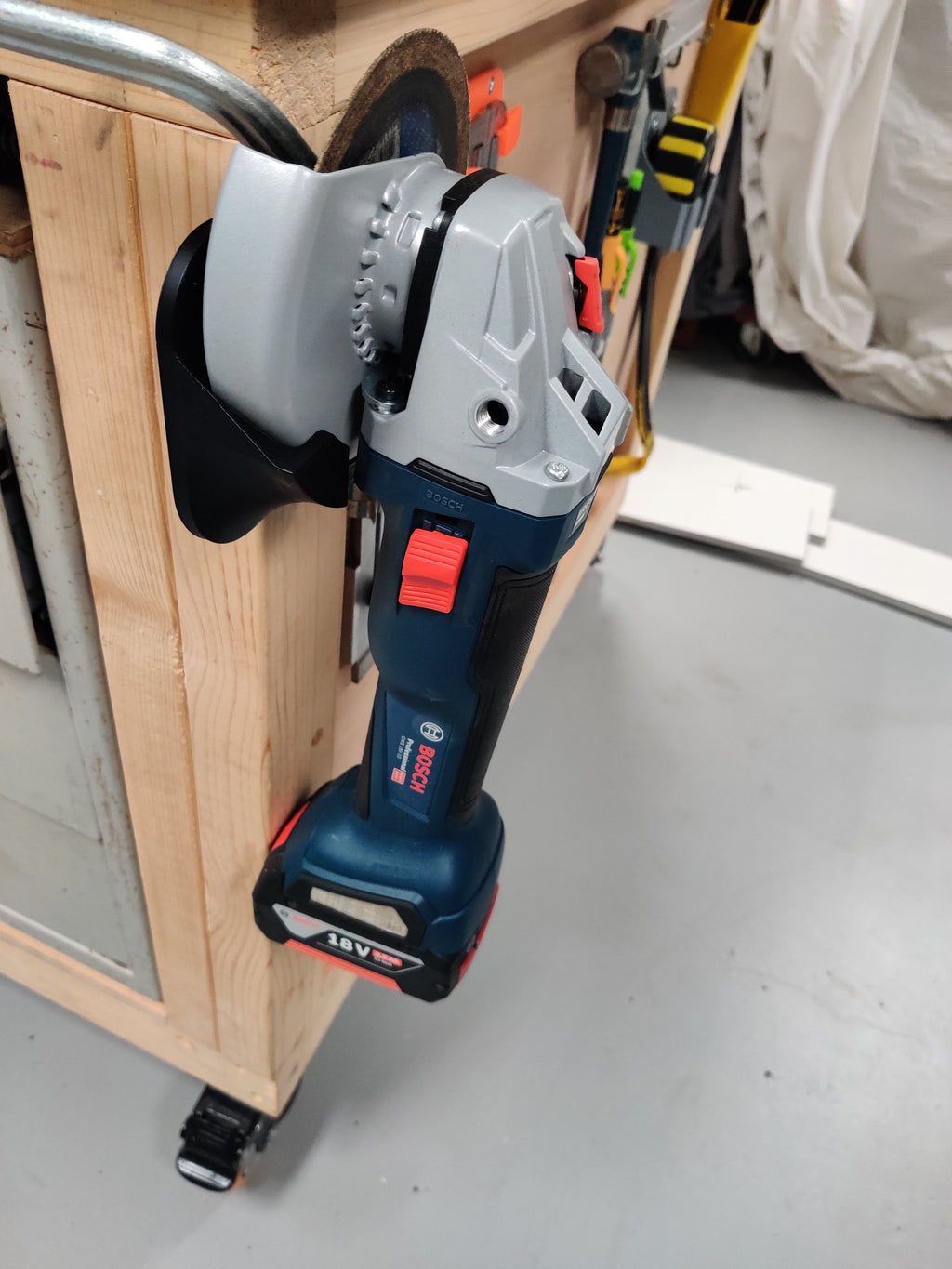 Angle grinder holder