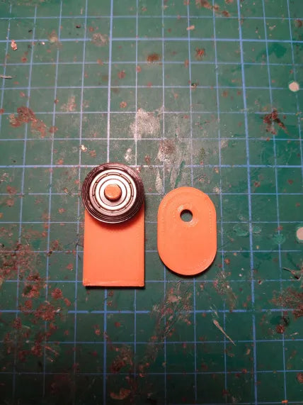 Filament roll holder