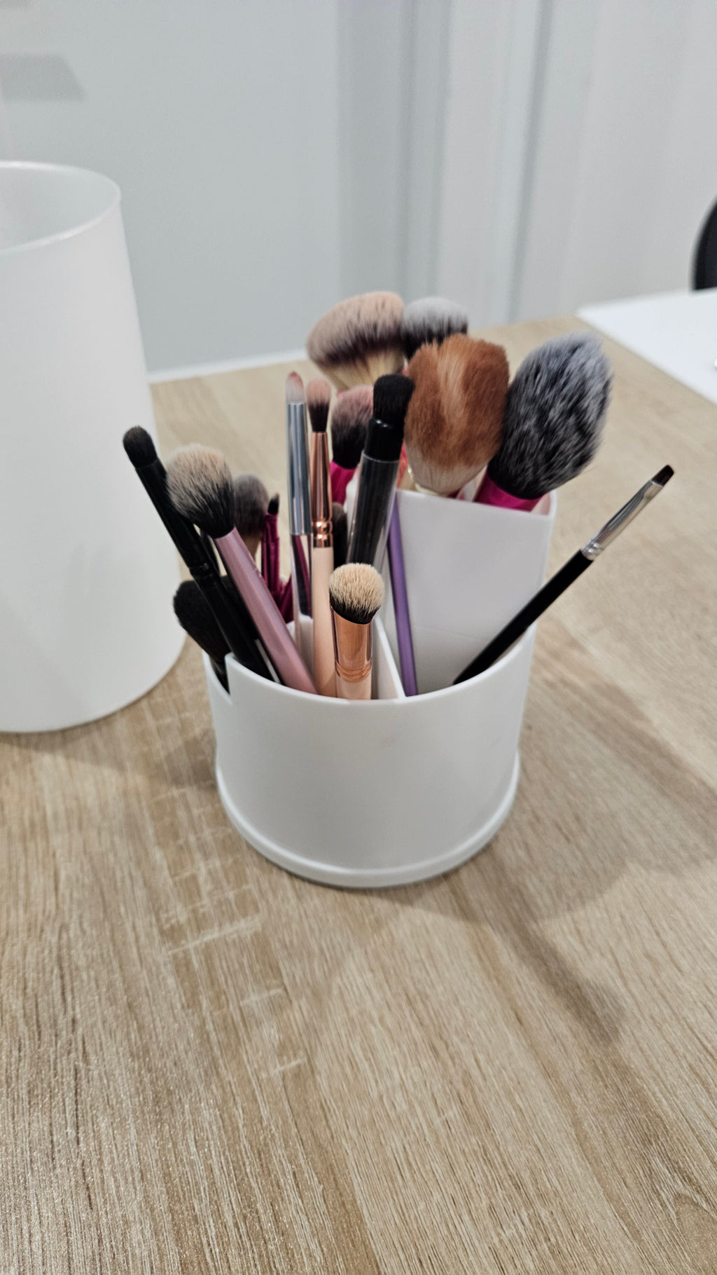 Makeup Brush Holder with Lid