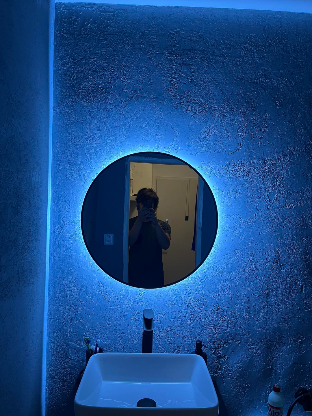 led stripe holder for circle mirror