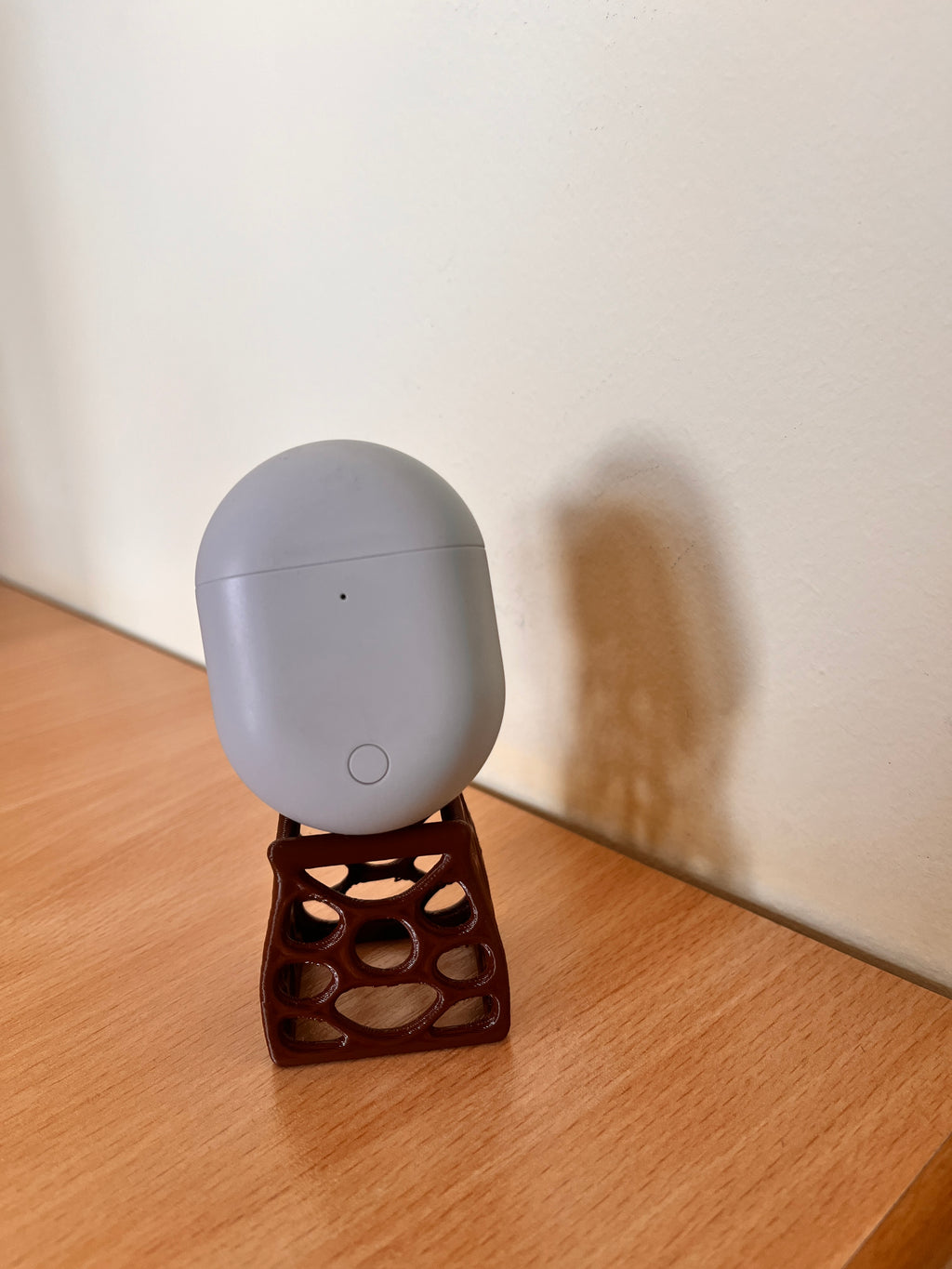Lattice Earbud Case Stand