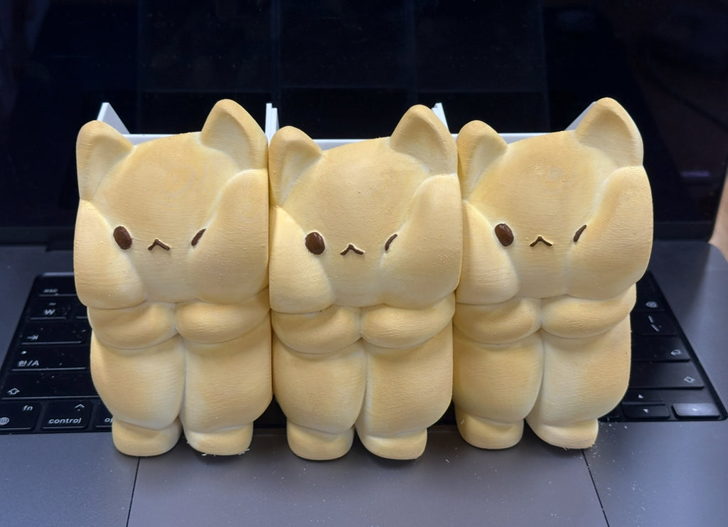 Smoosh Cat : The Squished Bookend & Pen Holder