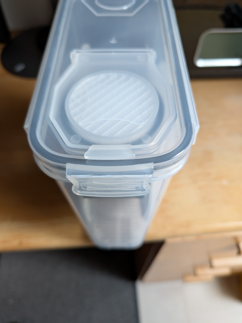 Hygrometer in Skroam/Praki Cereal Boxes (fits lid)