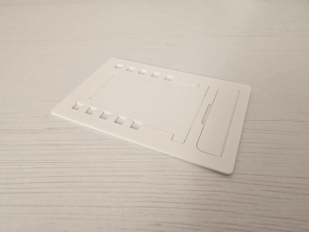 Card size phone stand