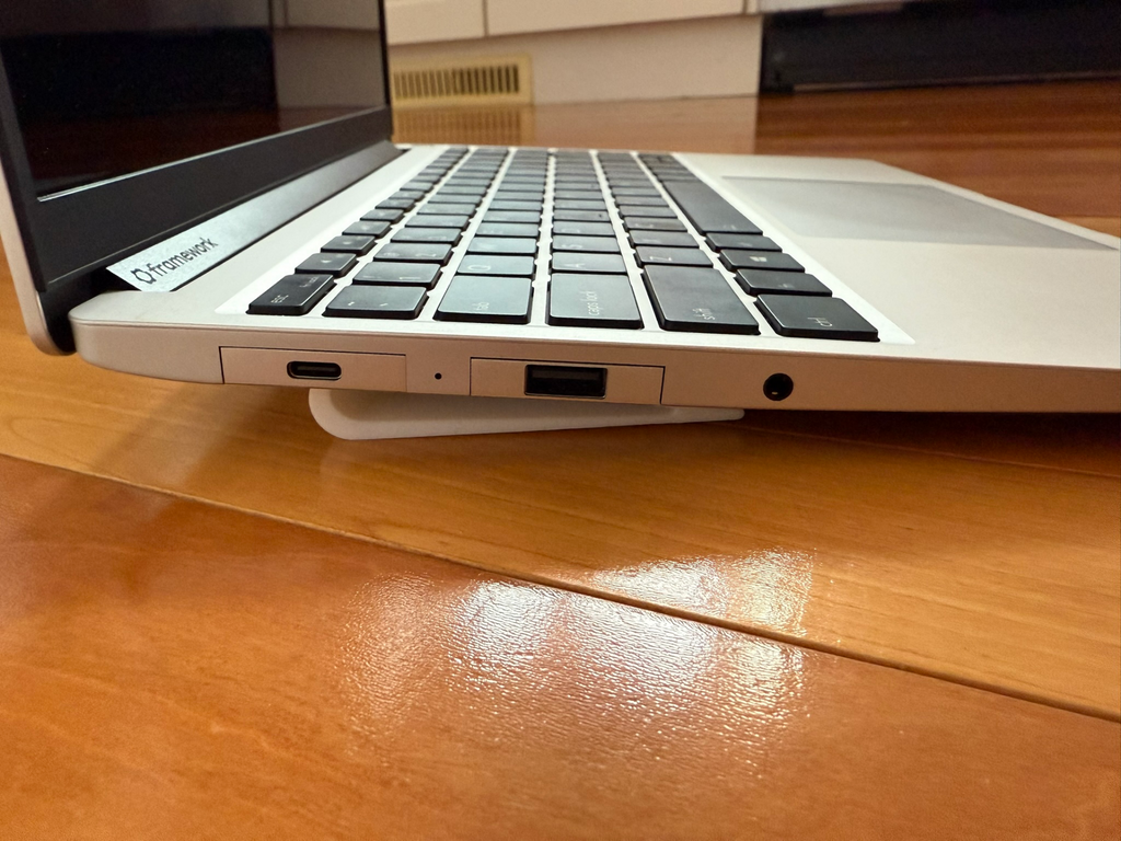 Laptop riser
