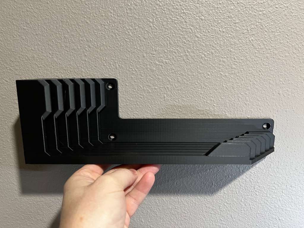 Wall or desk mountable build plate holder for Bambu plates