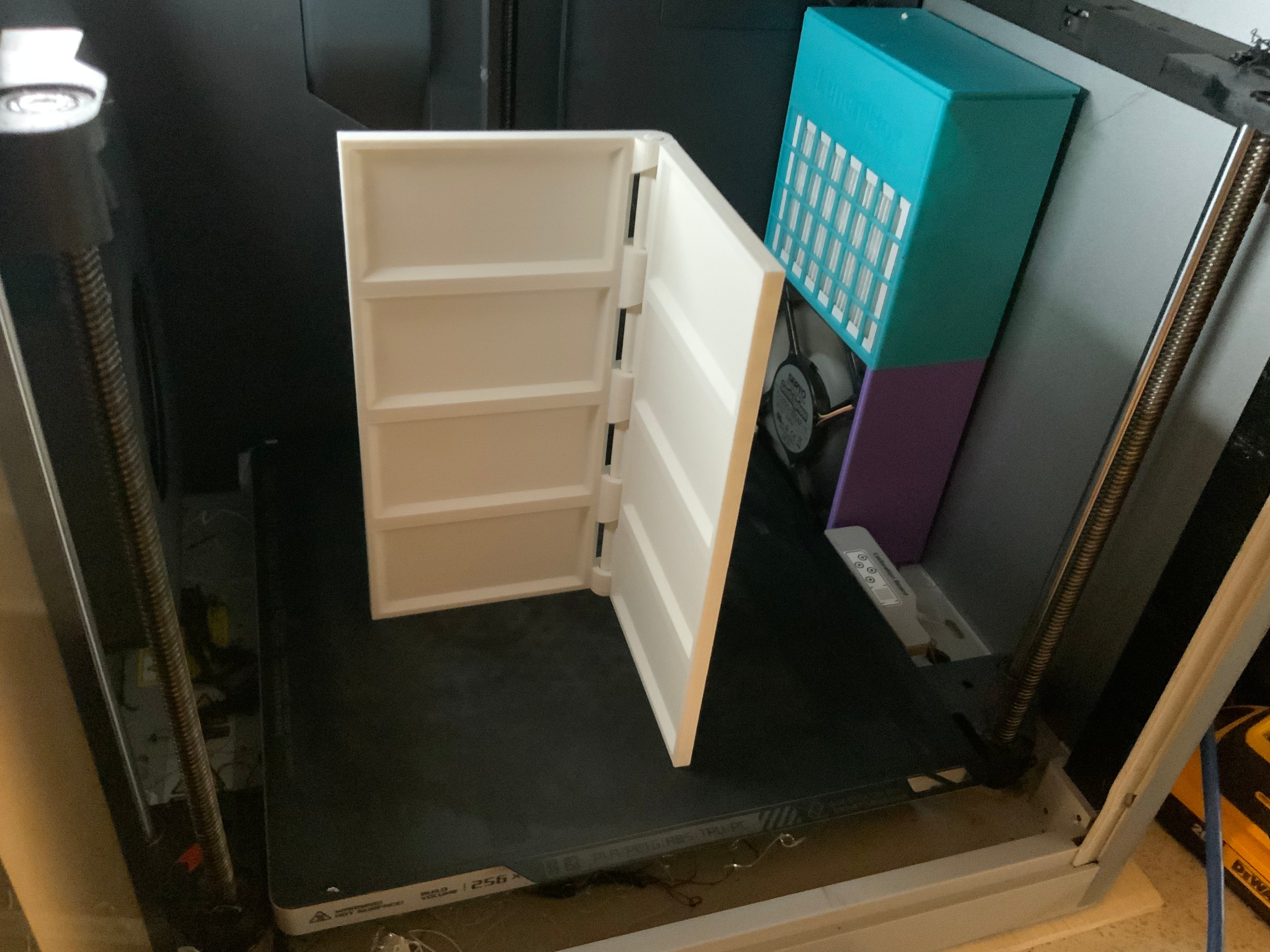 Folding watercolor mixing palette