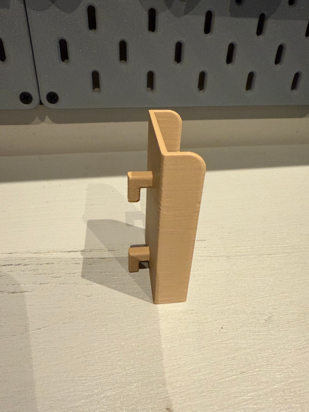 Skadis support télécommande apple tv