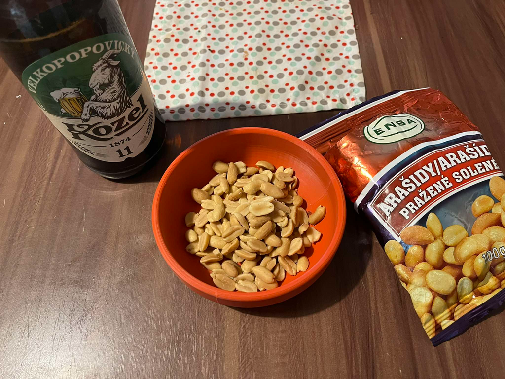 Bowl for nuts, crisps and chips