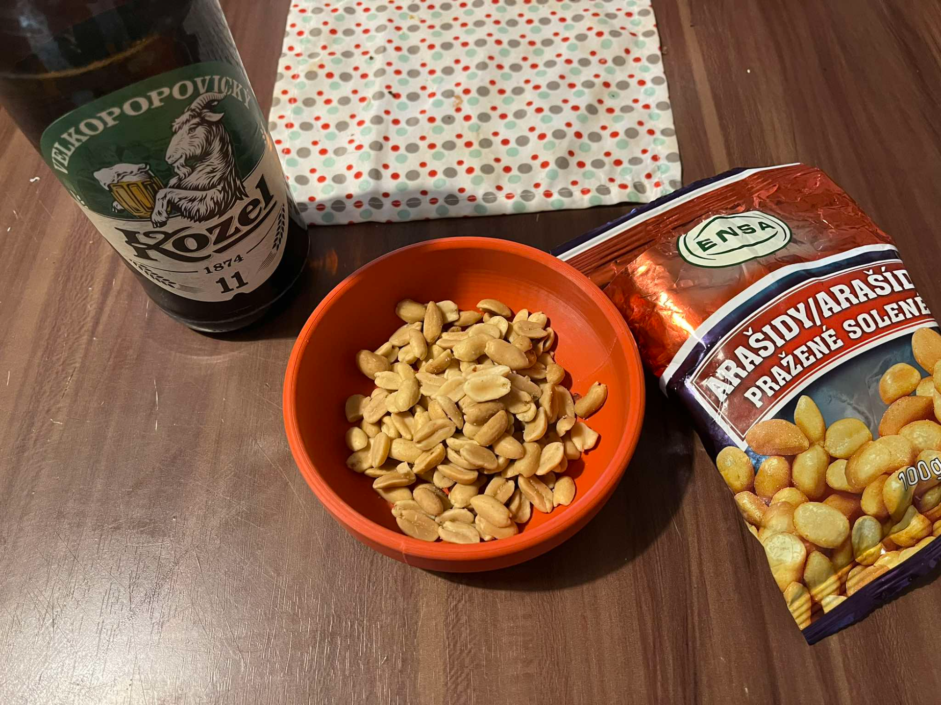 Bowl for nuts, crisps and chips