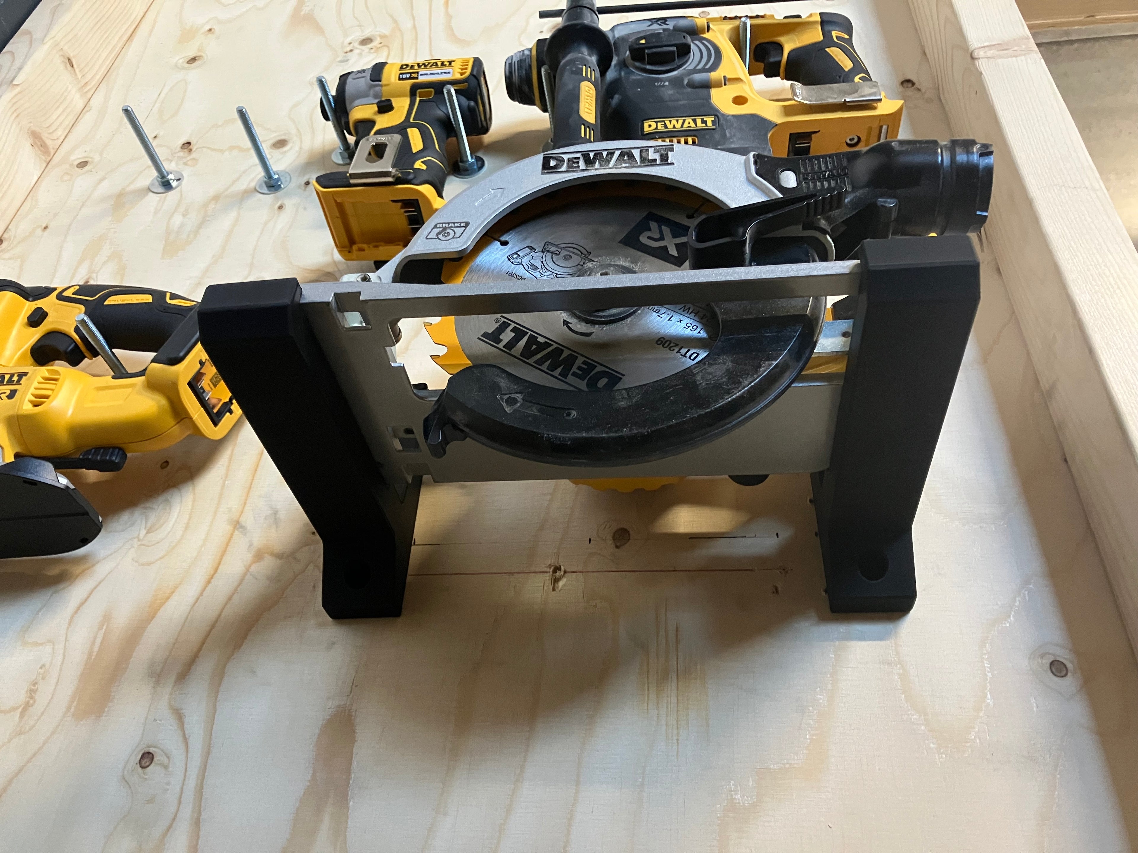 DeWalt - Circularsaw Wall Mount