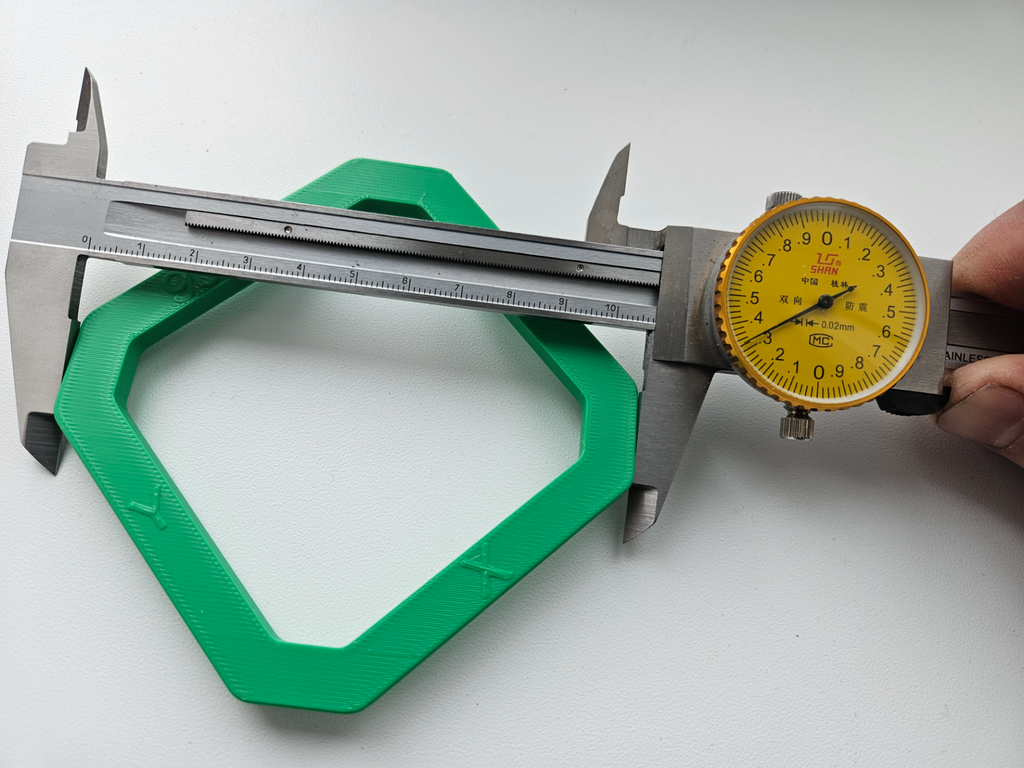 Calibration square for x/y and skew correction