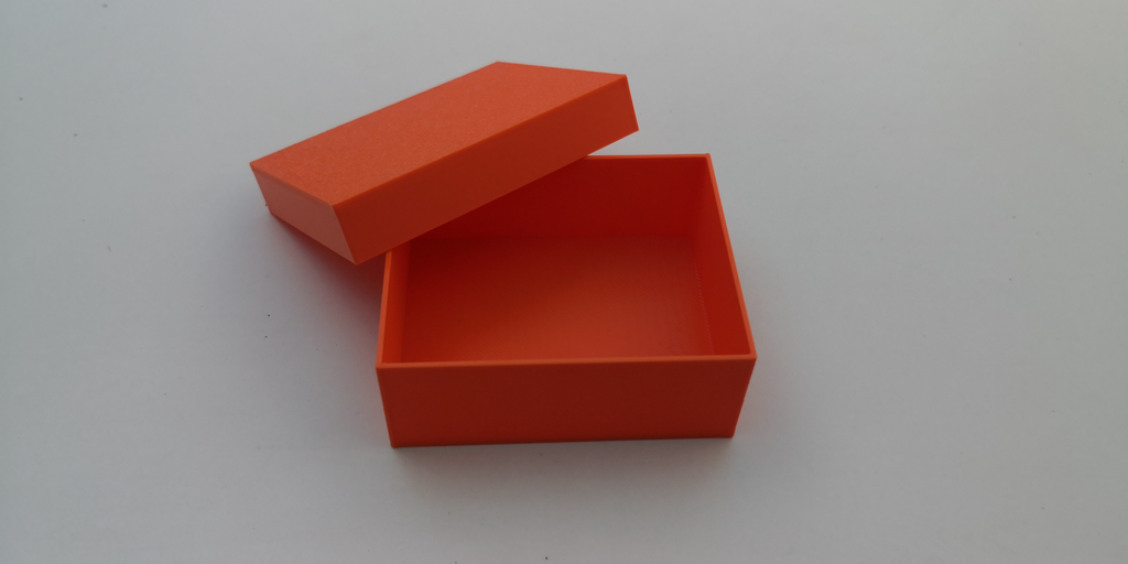 small box with lid 62mm x 50mm x 23mm