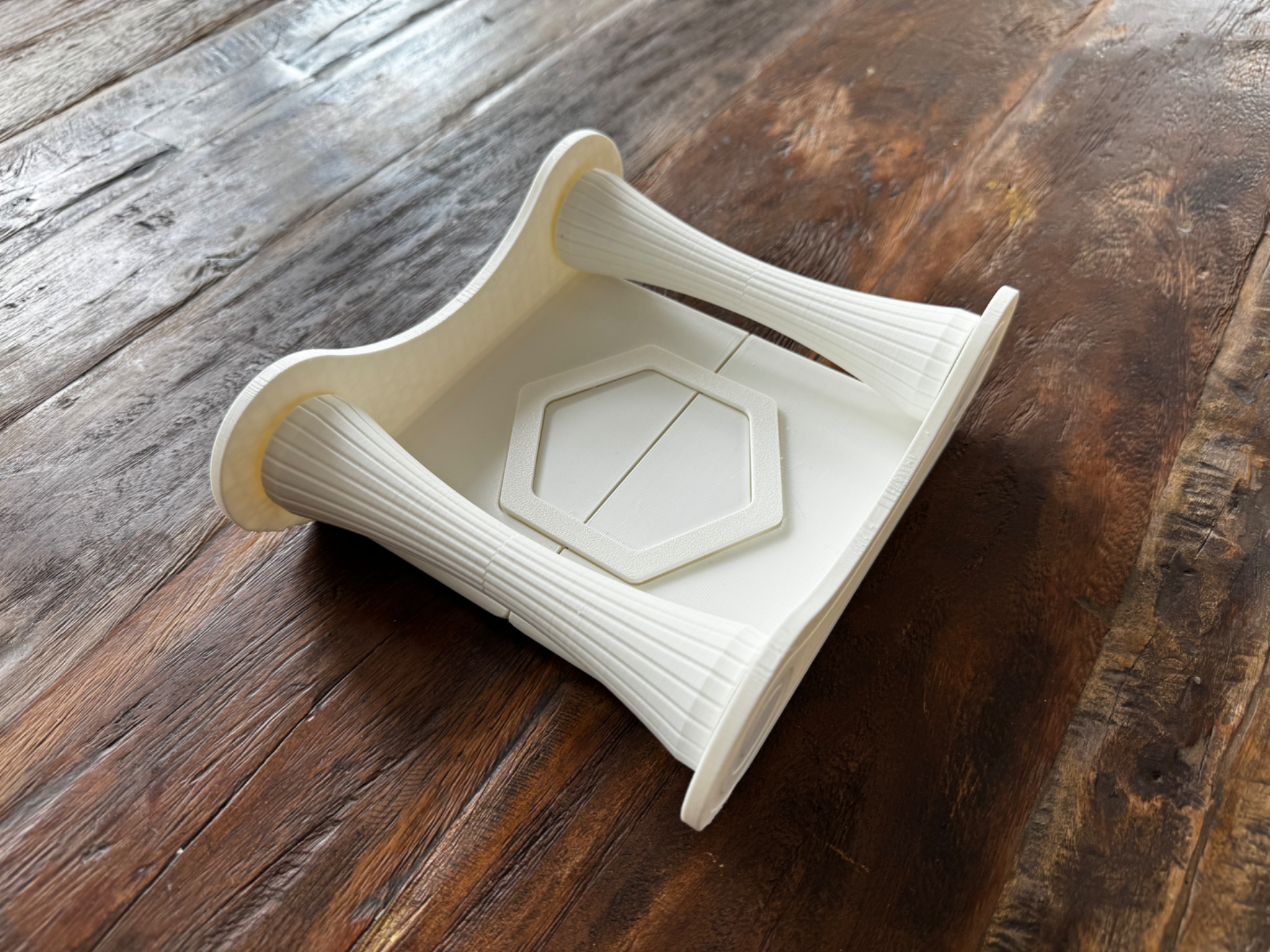 Self-Centering Filament Spool Roller