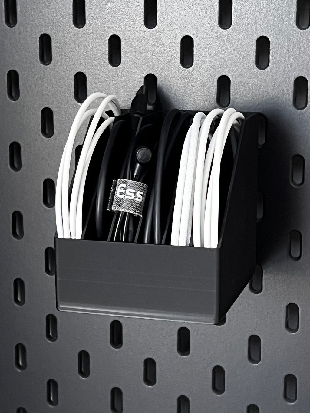 Cable organizer for IKEA Skadis - Parametric