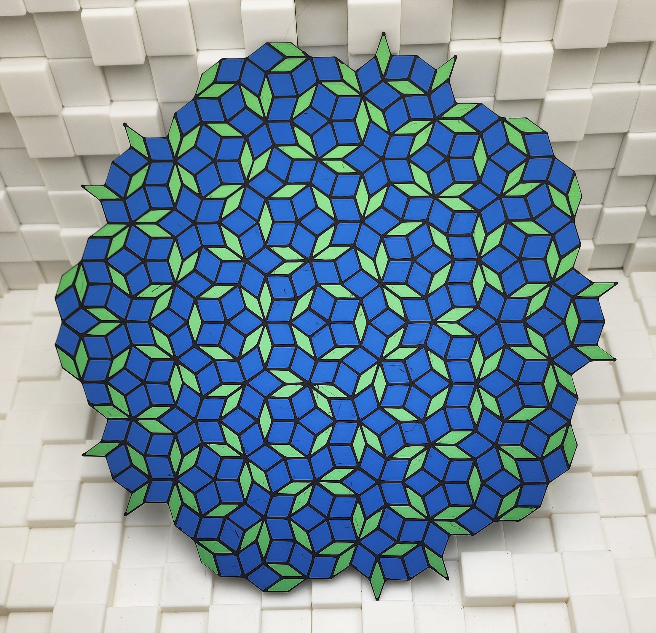 Penrose Tile Pattern for AMS