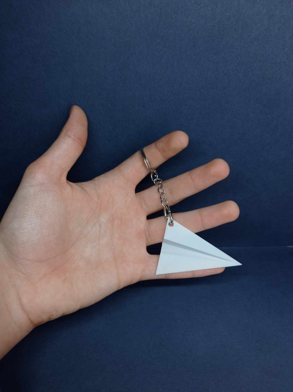 papierowy samolot brelok