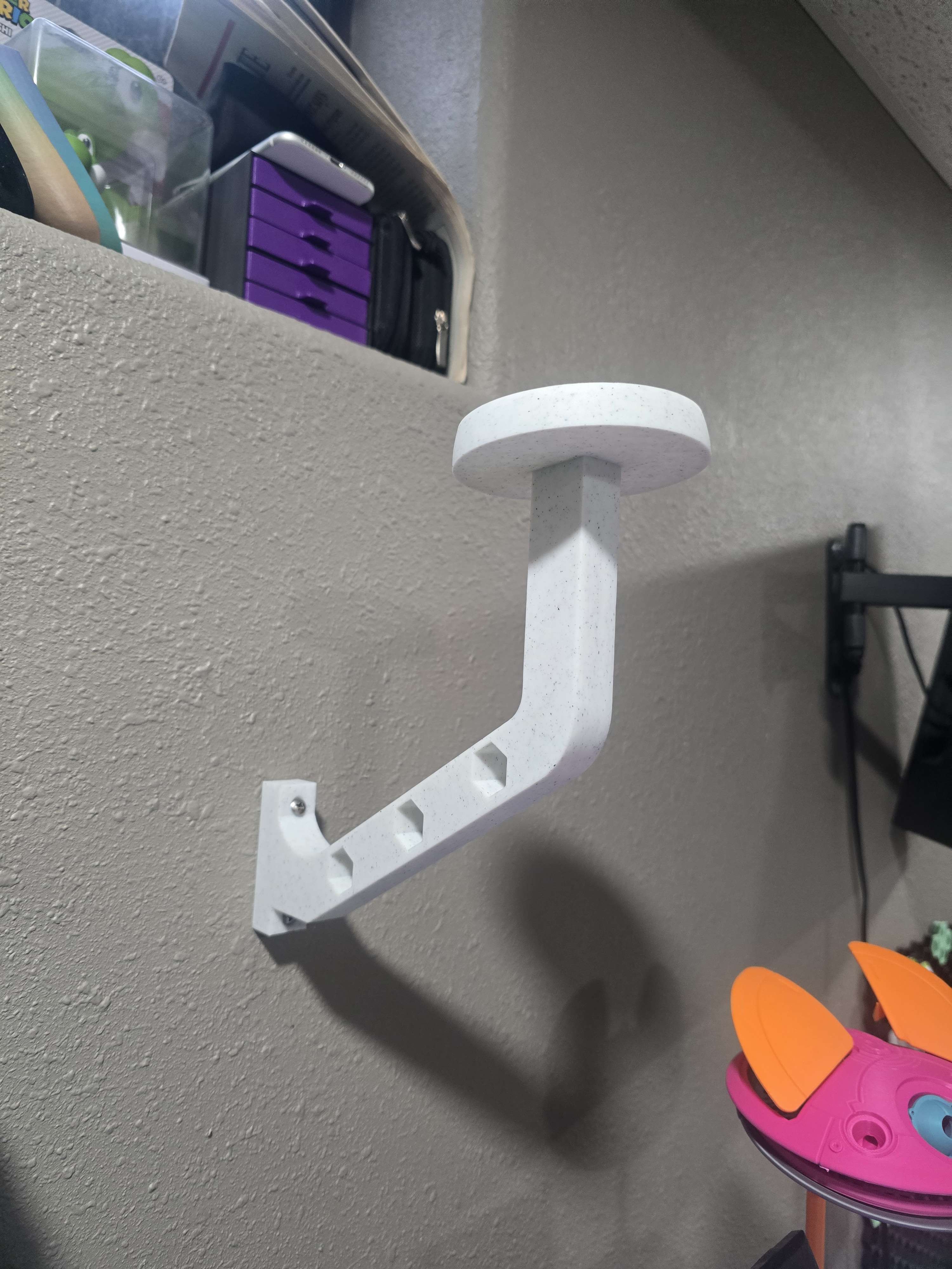 JuanMakes Helmet Hanger (V2)