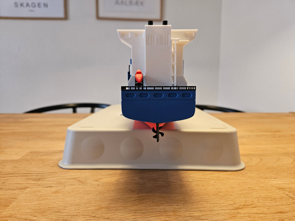 Container ship 1:400
