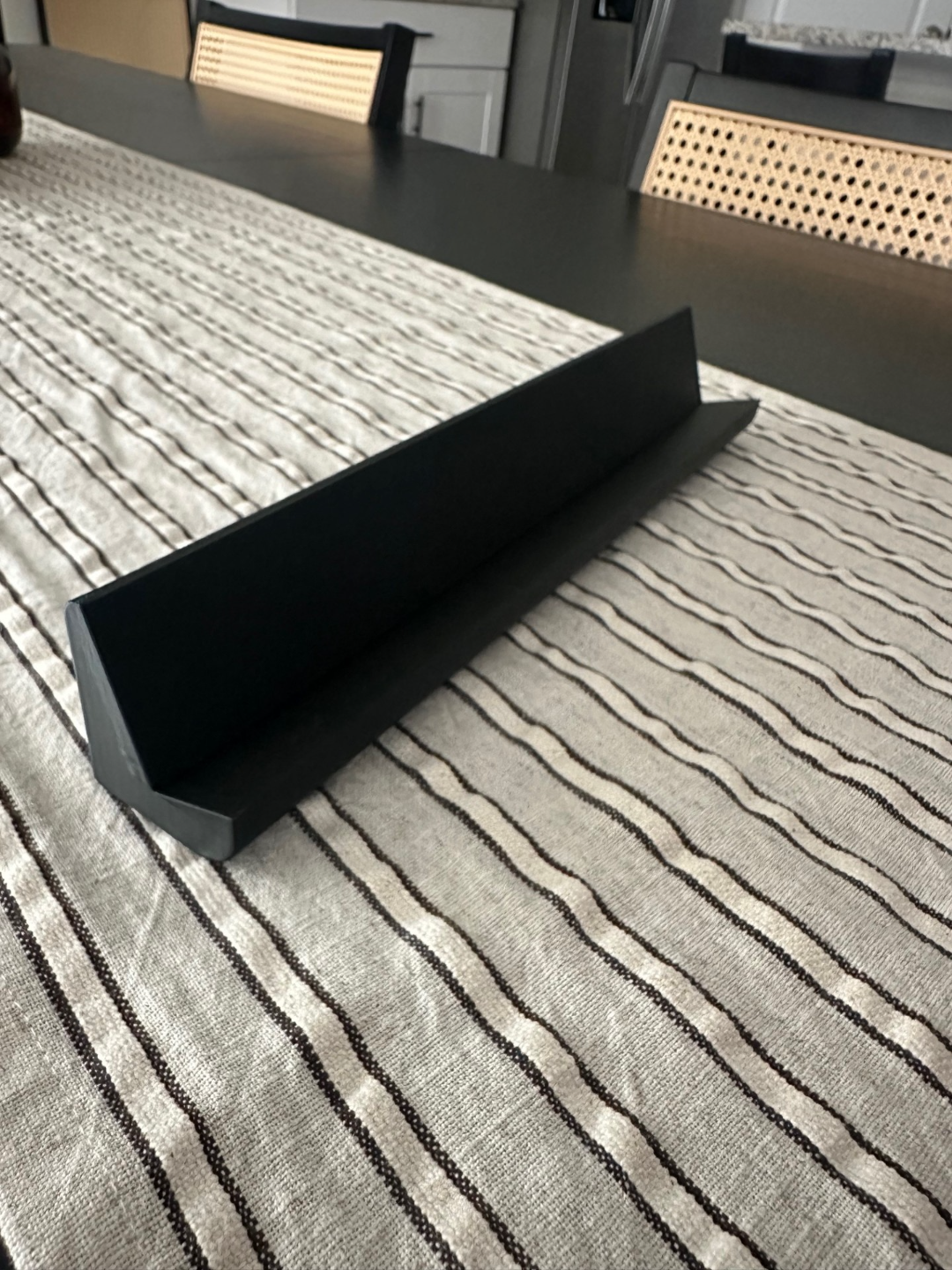 Domino Stand