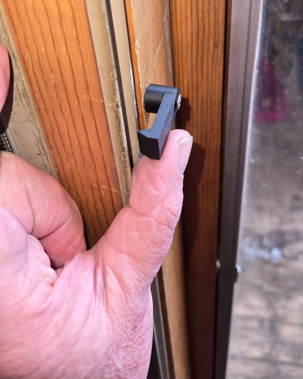 Screen Door Clip