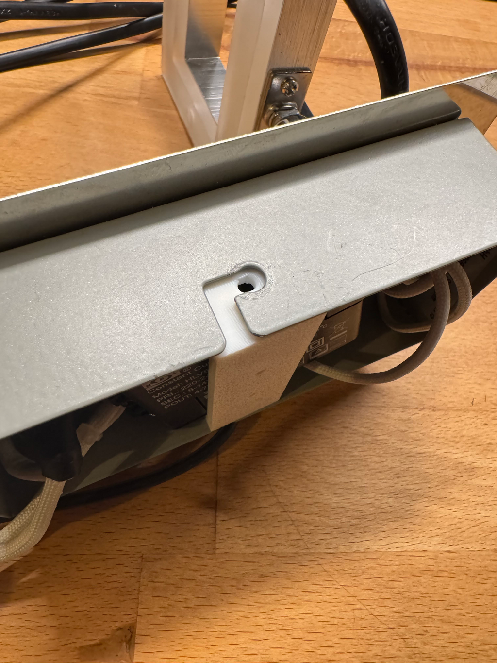 Customizable Lamp Mounting Bracket