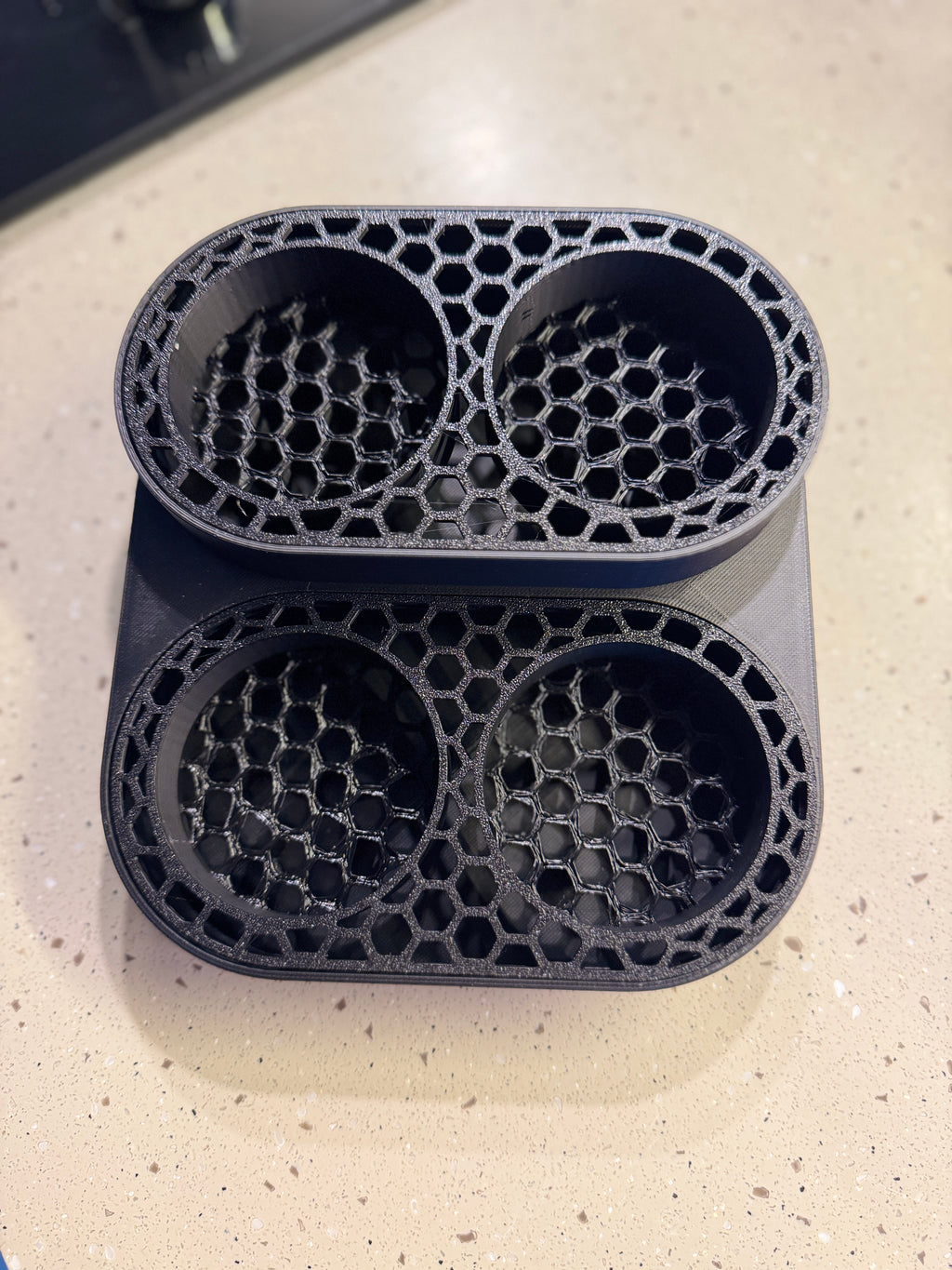 Innovative 4-Slot Oil Bottle Stand Design