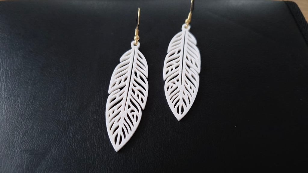4 different elegant feather earring (free to sell)