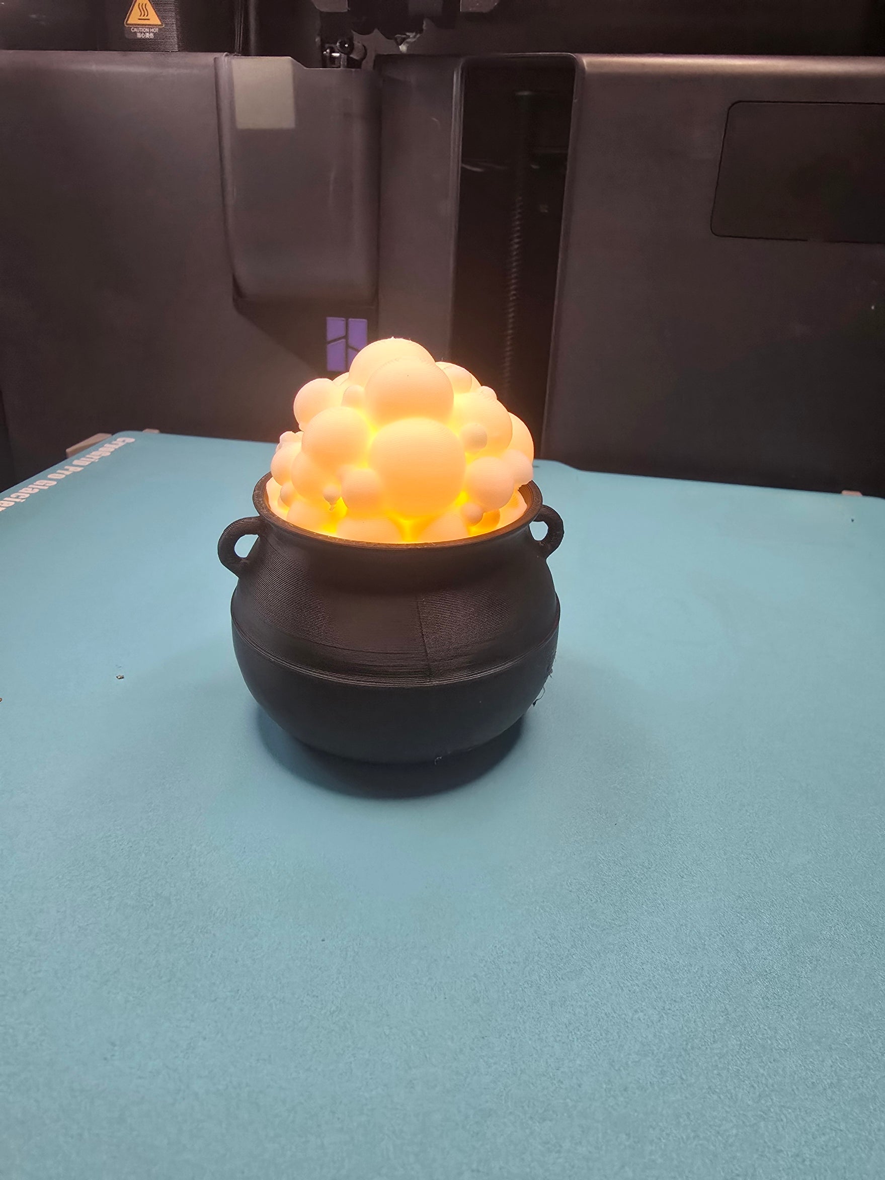Bubbly Cauldron Tea Light (Commercial Free)