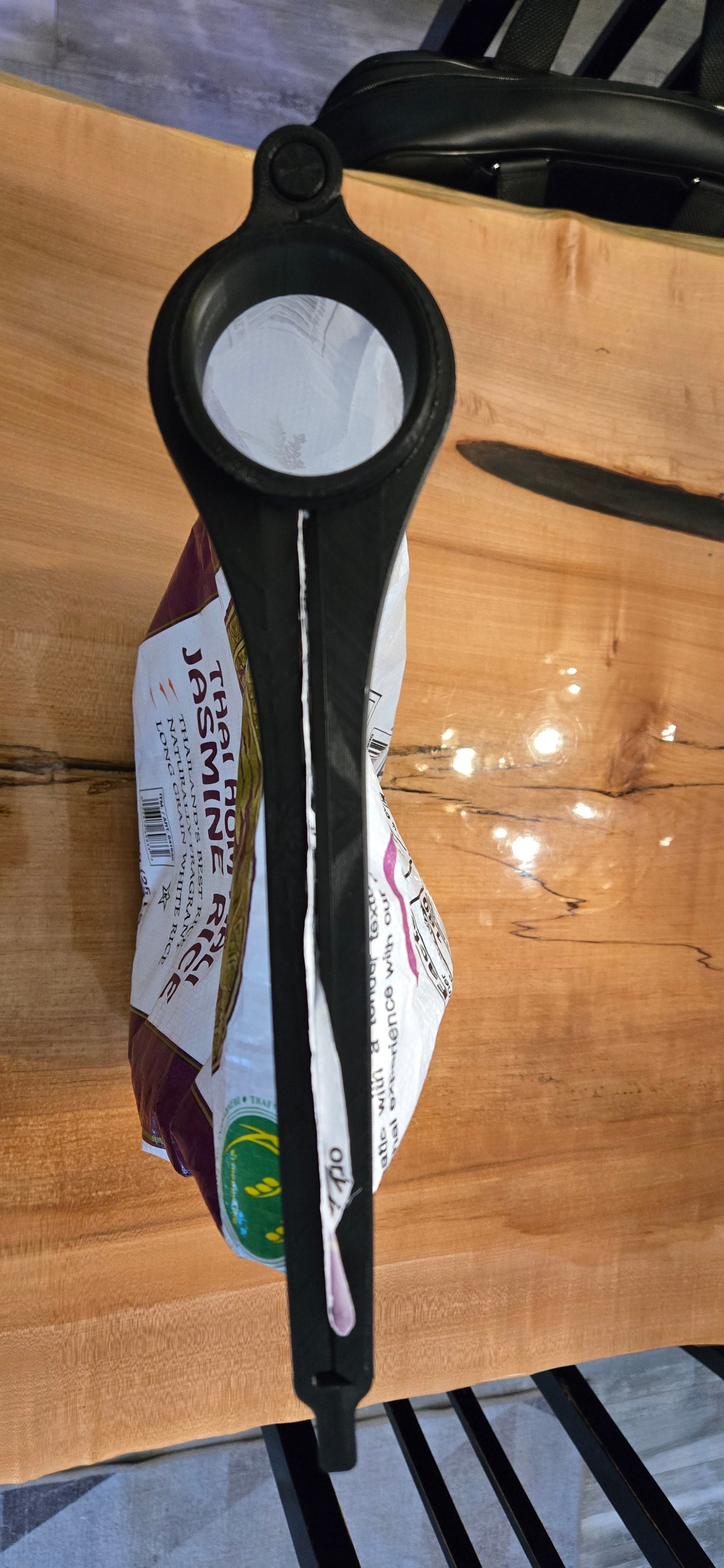 Large Bag Clip With Pour Spout