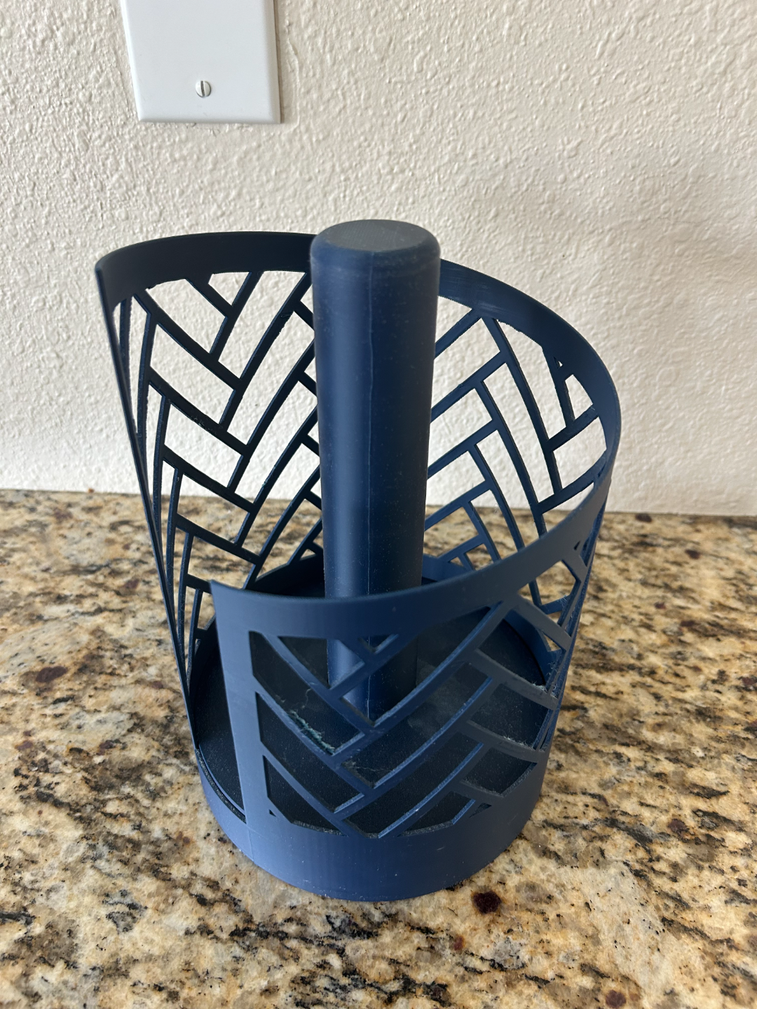 Weighted paper towel holder