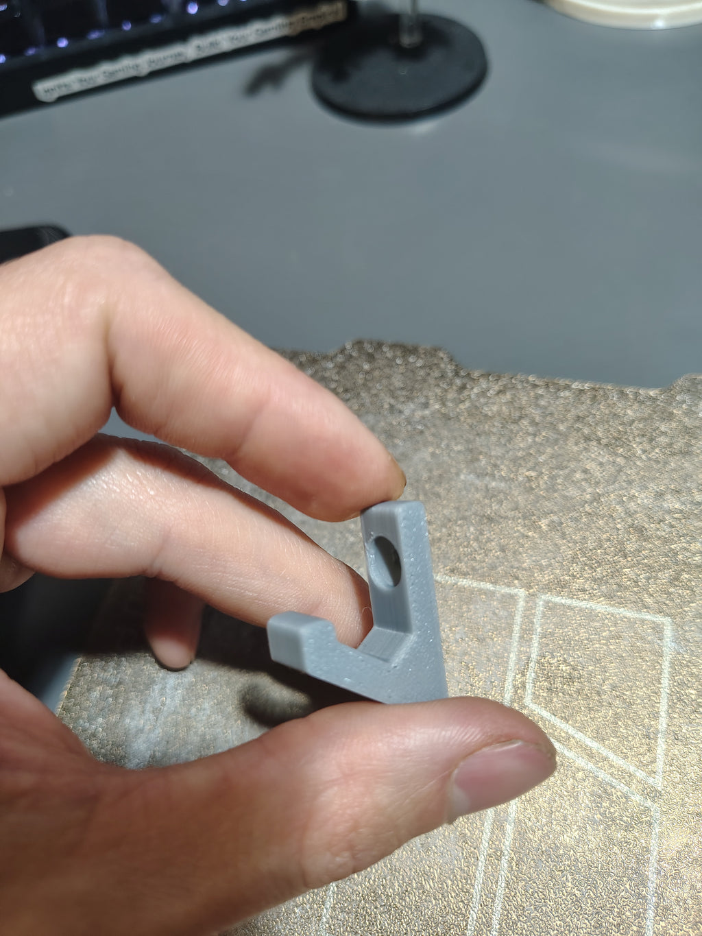 Small Hook – Simple Wall Mount Hanger