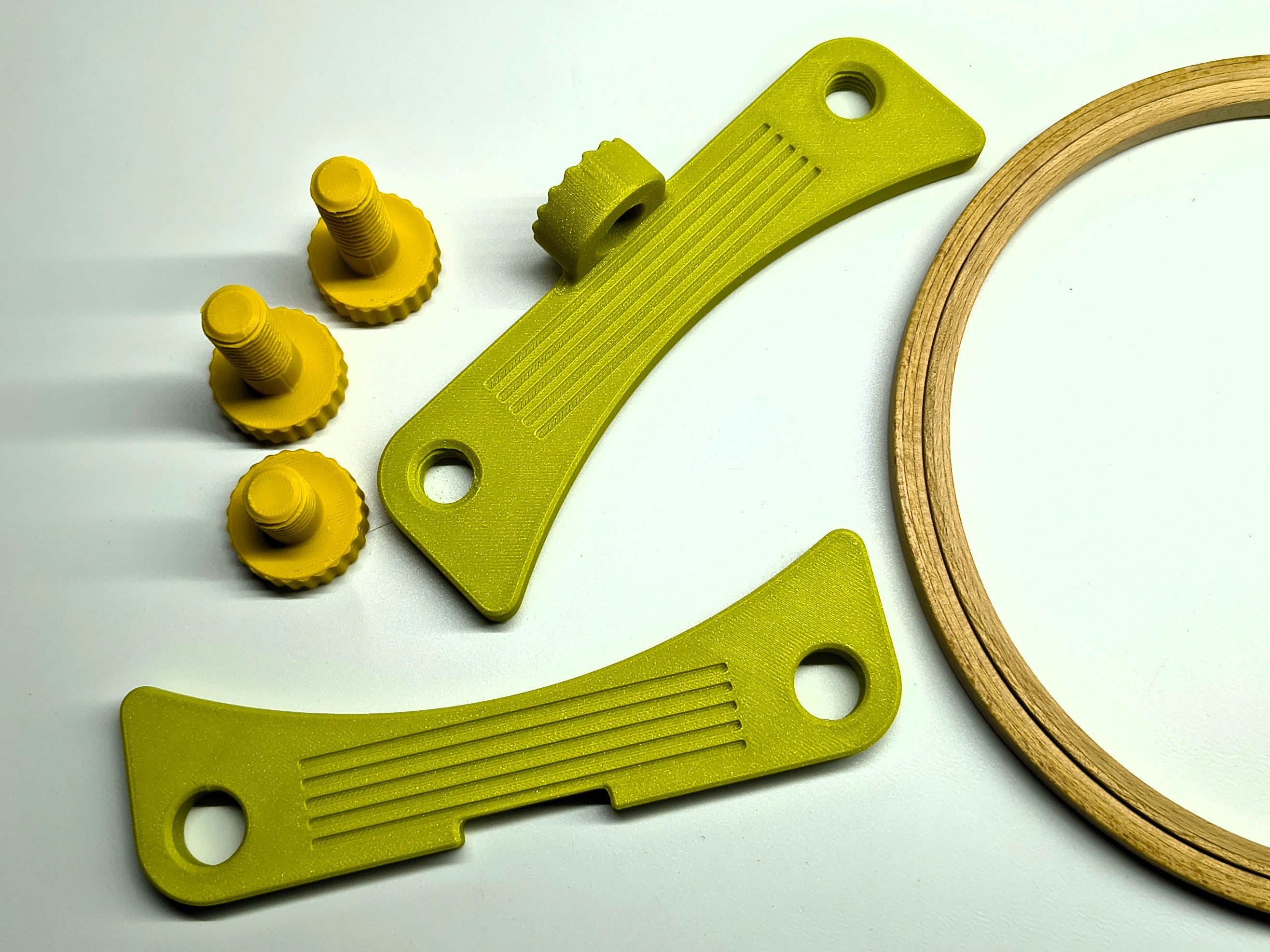 Embroidery hoop holder