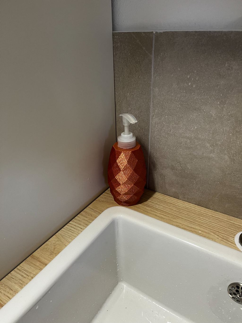 Soap dispenser body
