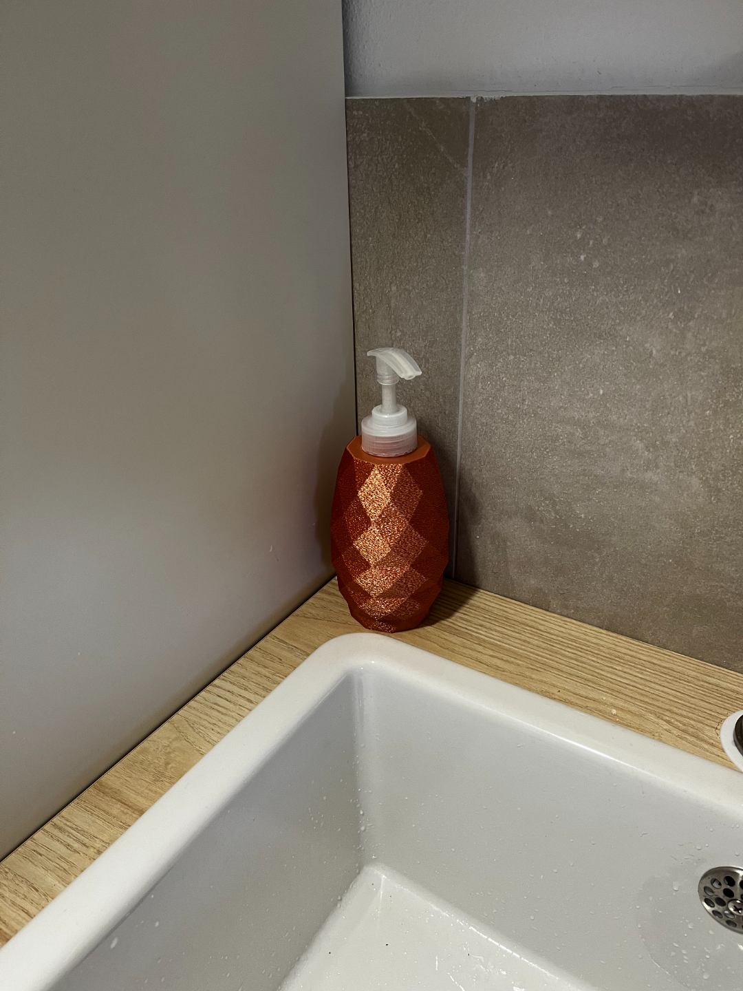 Soap dispenser body