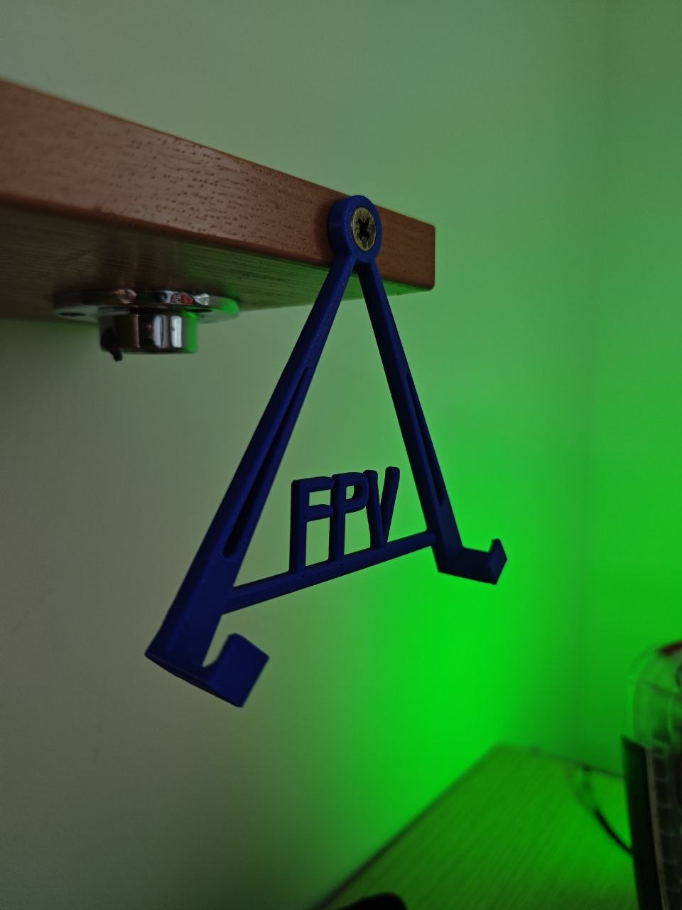 FPV Drone Shelf Hanger for TBS Source One V5/V6