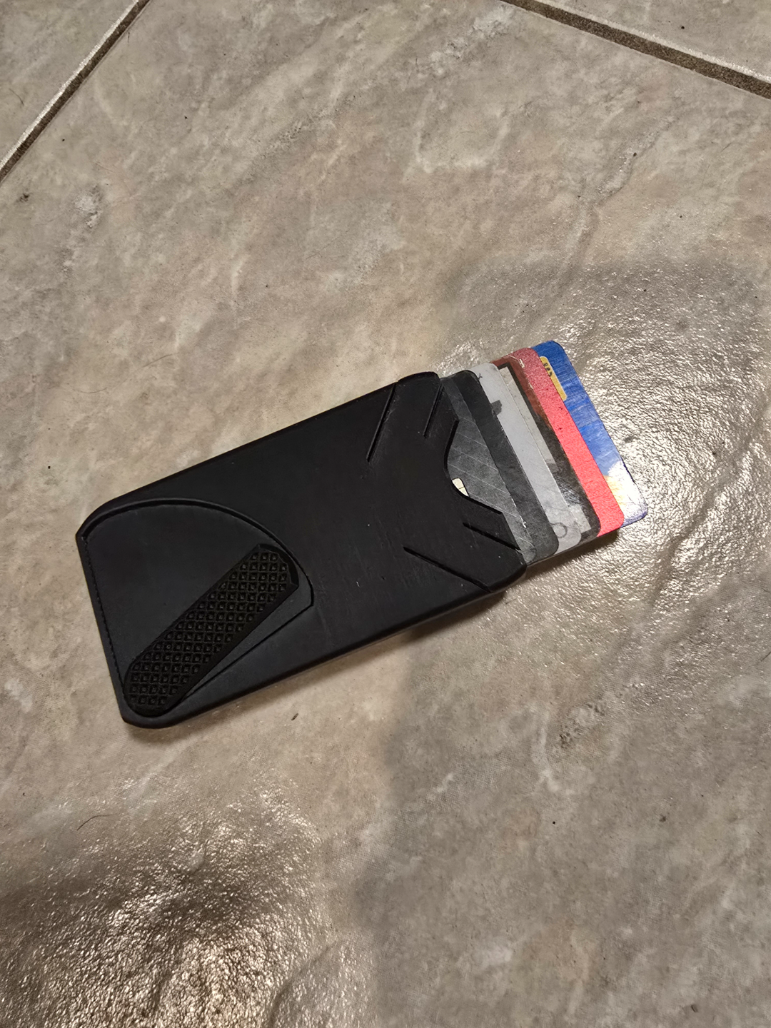 Cascade Wallet with SmartTag 2 holder