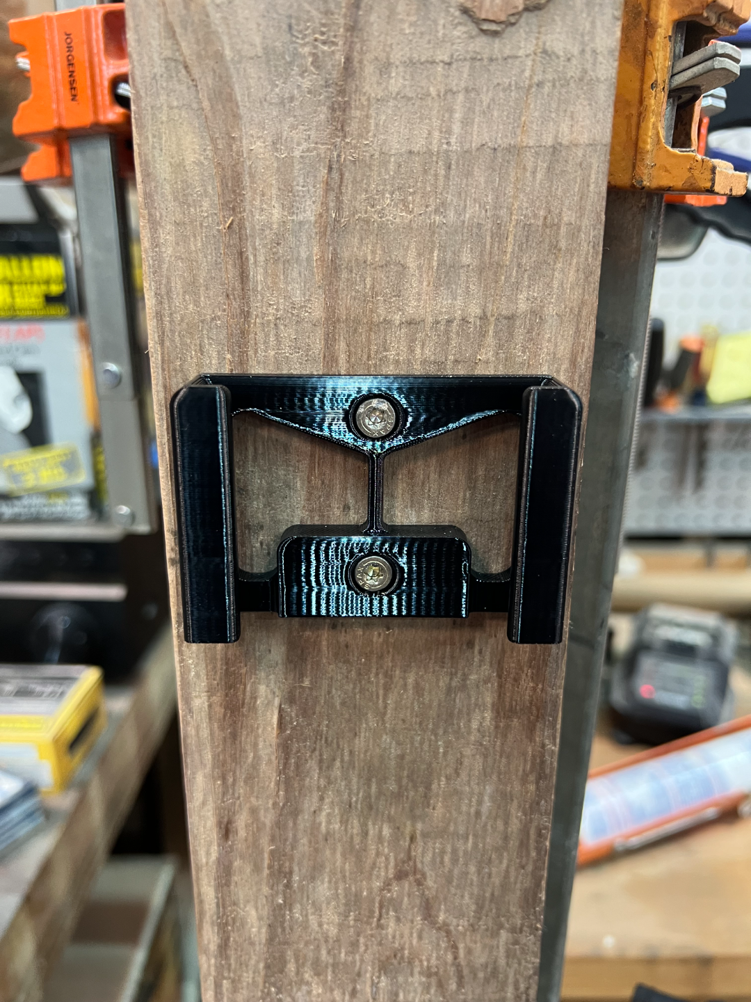 Makita 18V battery holder screw in-latch free