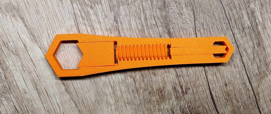 Adjustable spanner wrench