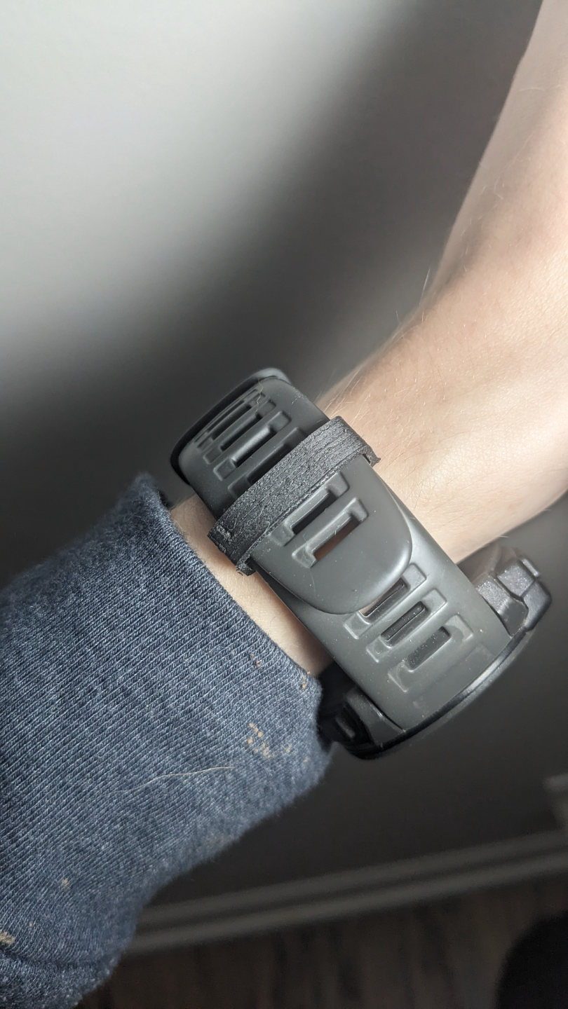 Garmin instinct watch band thing