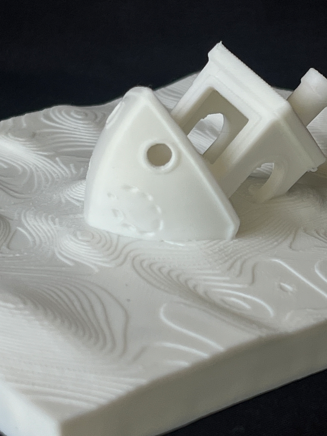Sinking Benchy (no supports needed)
