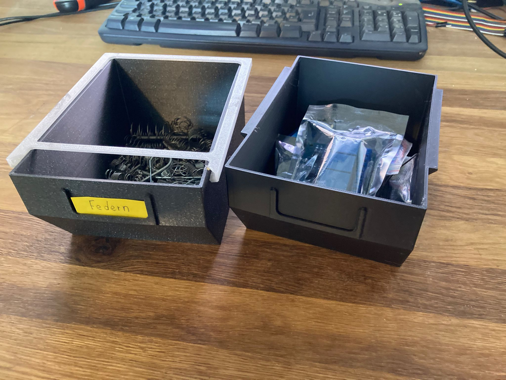 Storage container