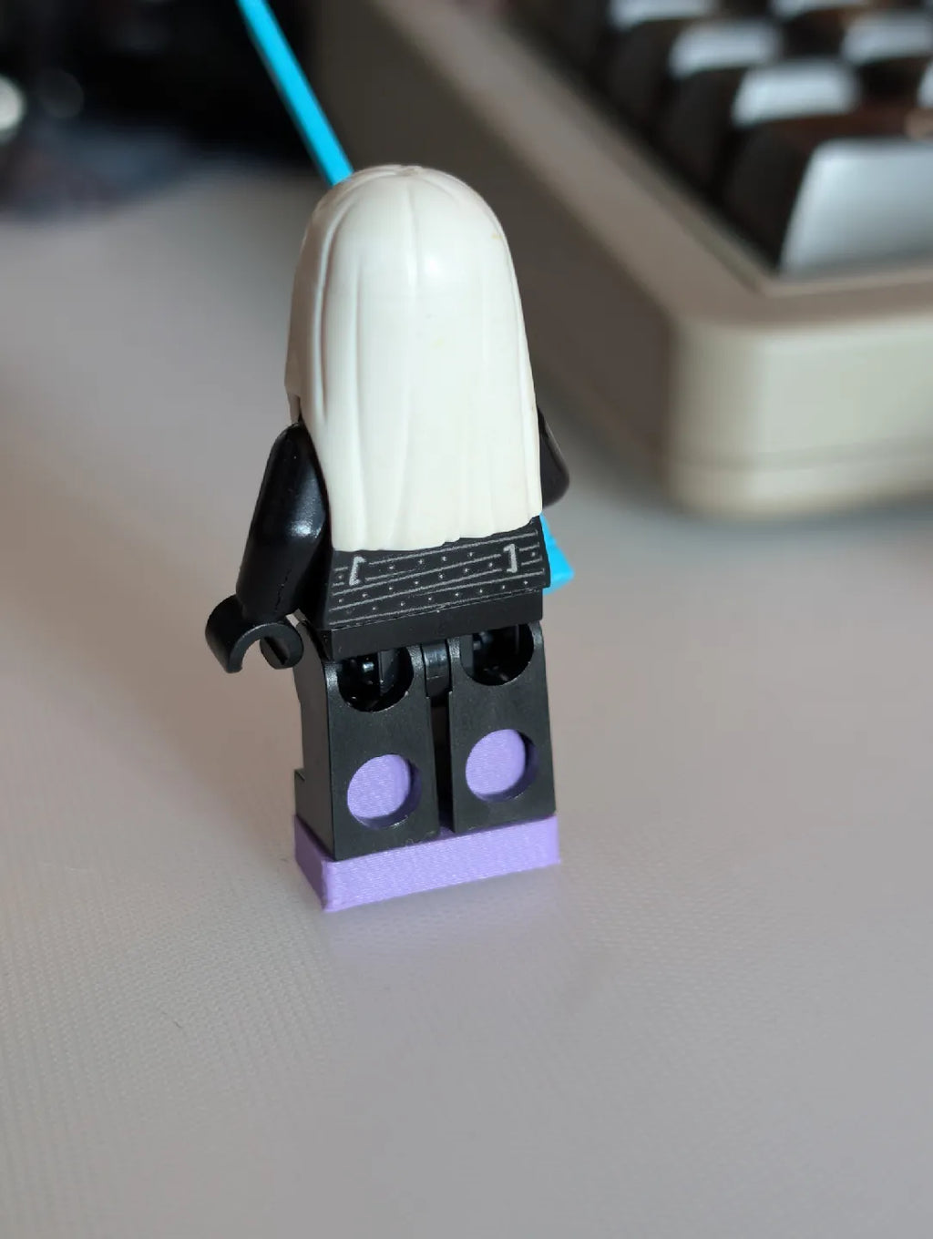 Brick Minifigure Heel Saver / Minifig Stand Iego