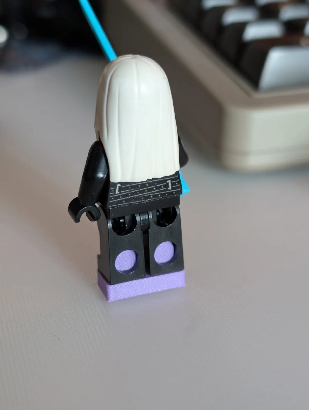 Brick Minifigure Heel Saver / Minifig Stand Iego